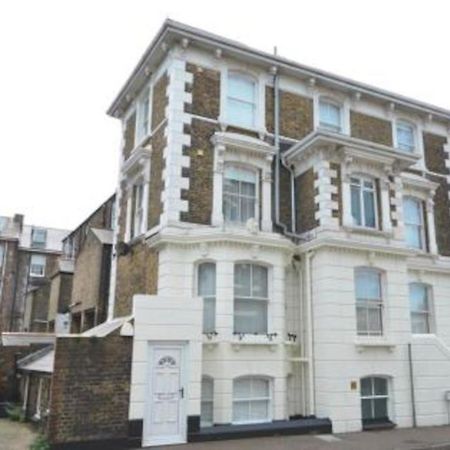 Charming Apartment In Deal Near The Beach & Town Exteriér fotografie